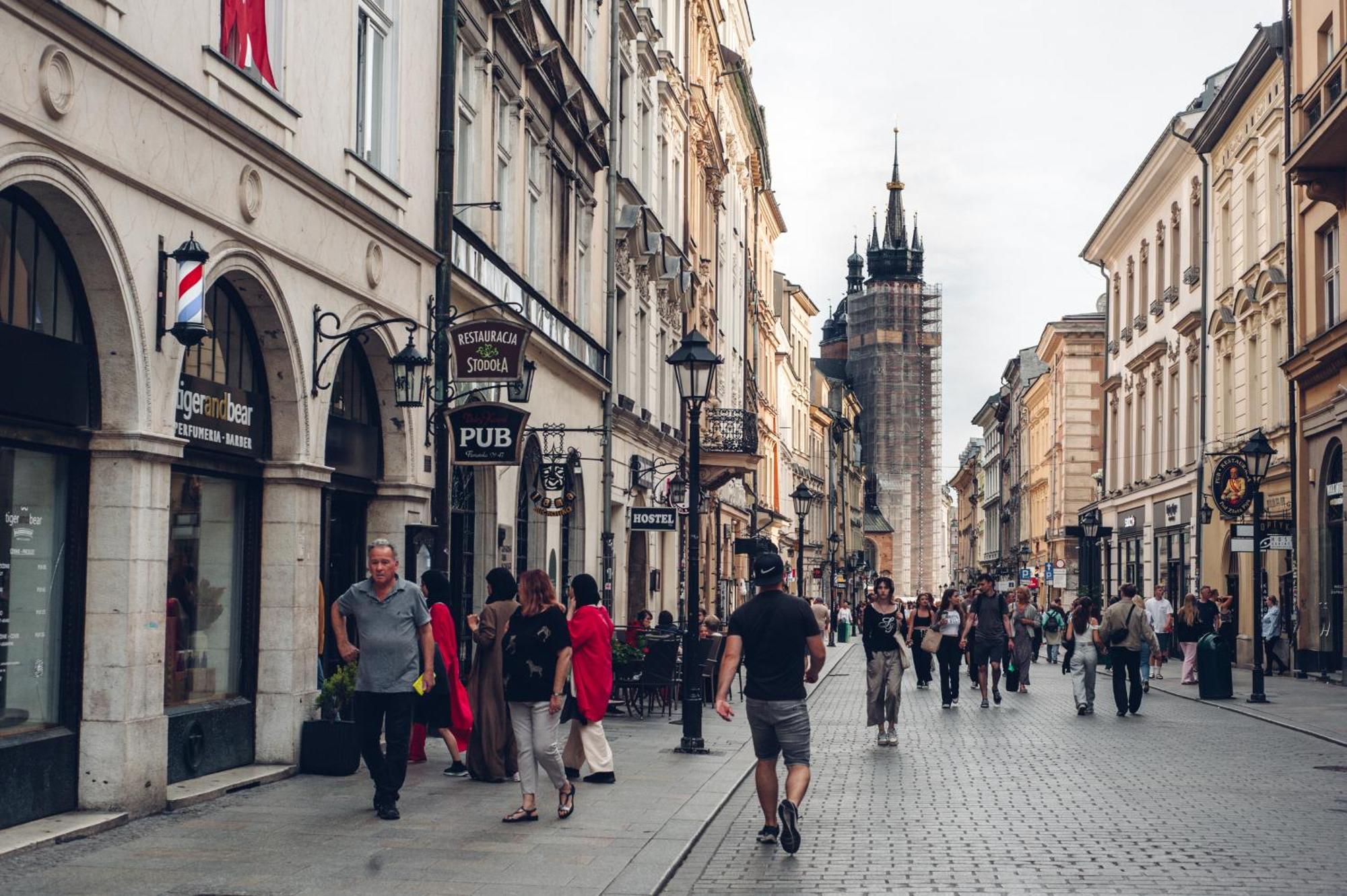 Quiet Luxury On Florianska Apartment Krakow